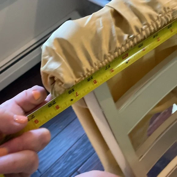 Green and pink kurti with gold pants. - Picture 12 of 12